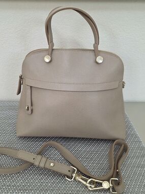 Furla Piper Top Handle Zip Dome Bag Textured Leather Satchel – Sabbia / Greige
